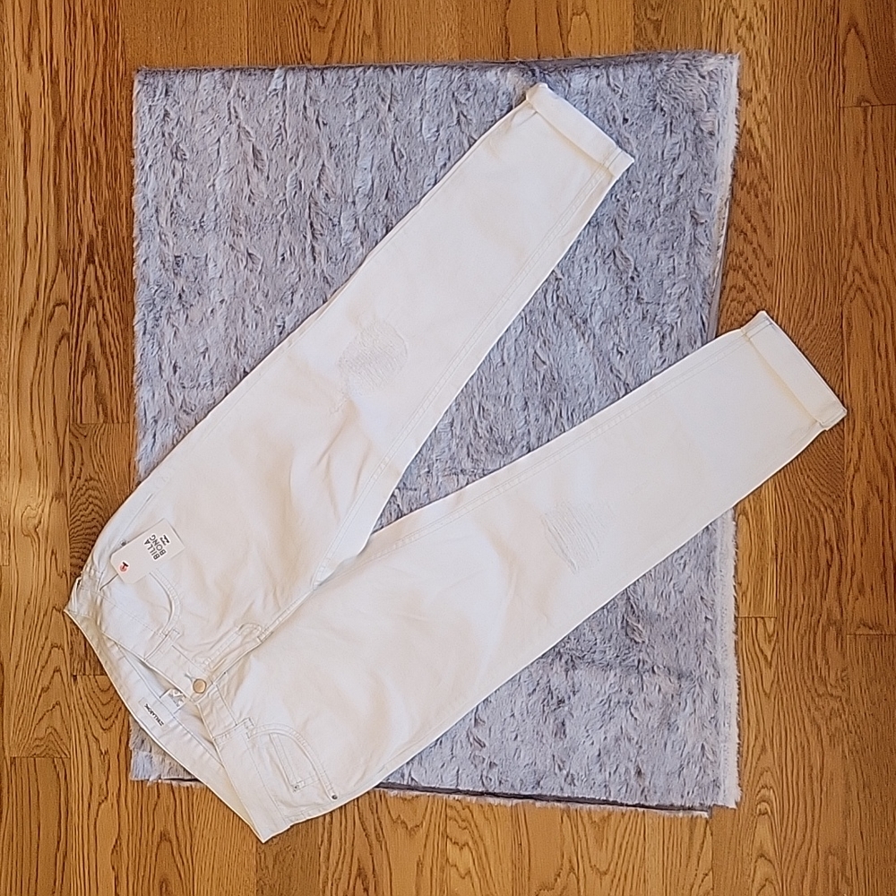 Billabong White Distressed Jeans, Women's Size 28, New With Tags!